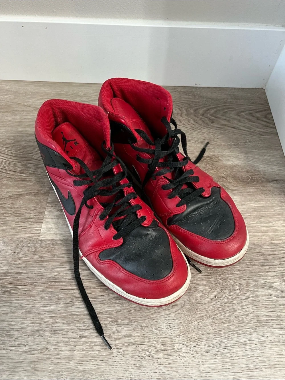 Air Jordan 1 Mid Shoes Reverse Bred Gym Red Black White Men's Size 13